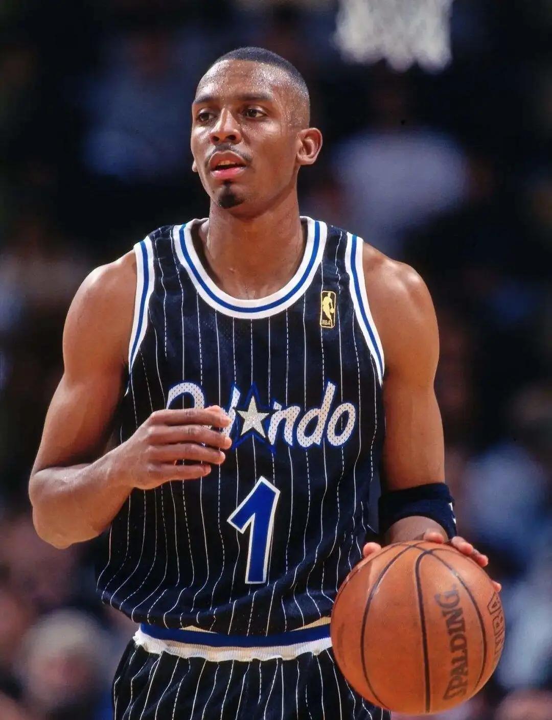 包含篮球传奇人物离世：前NBA球员生命终结留下无限遗憾的词条